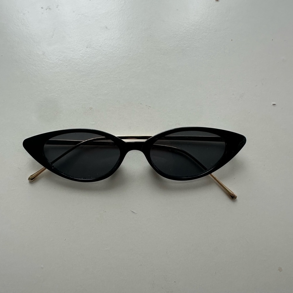 Zara Chic Black Cat-Eye Sunglasses